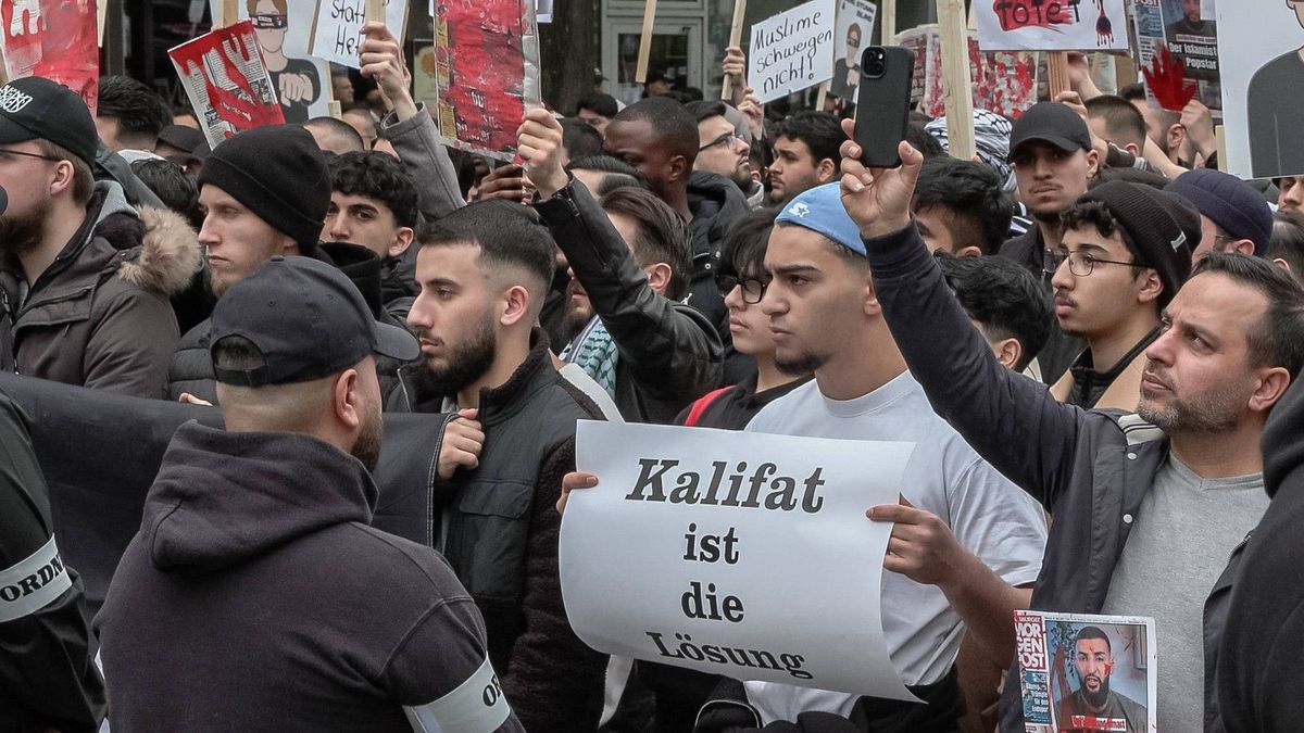 Islamisté v Hamburku žádali chalífát, tamní veřejnoprávní televize mlčela